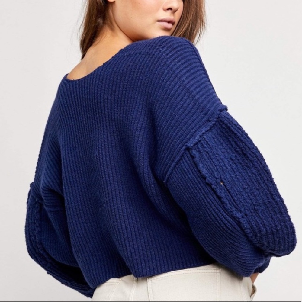 NWT Free People sea bright cropped sweater L - Picture 2 of 3